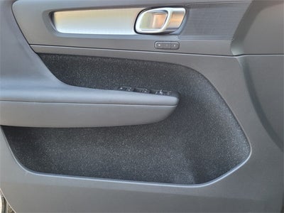 2021 Volvo XC40 Momentum