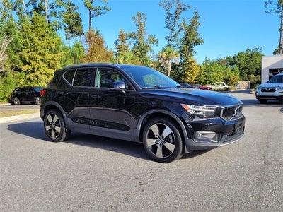 2021 Volvo XC40 Momentum