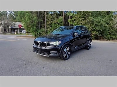 2021 Volvo XC40 Momentum