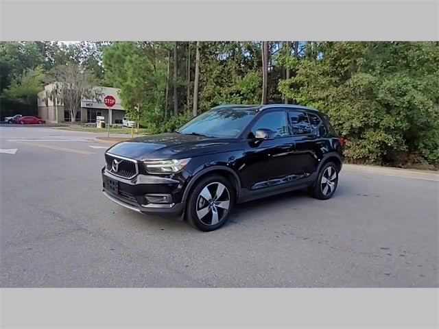 2021 Volvo XC40 Momentum