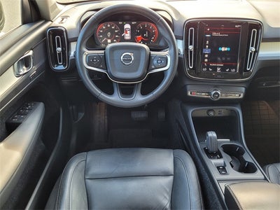 2021 Volvo XC40 Momentum