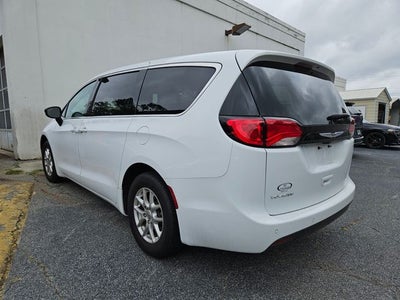2025 Chrysler Voyager LX