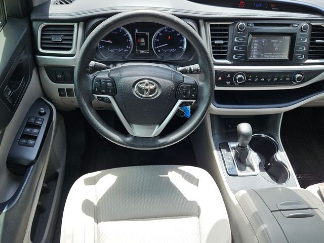 2017 Toyota Highlander LE