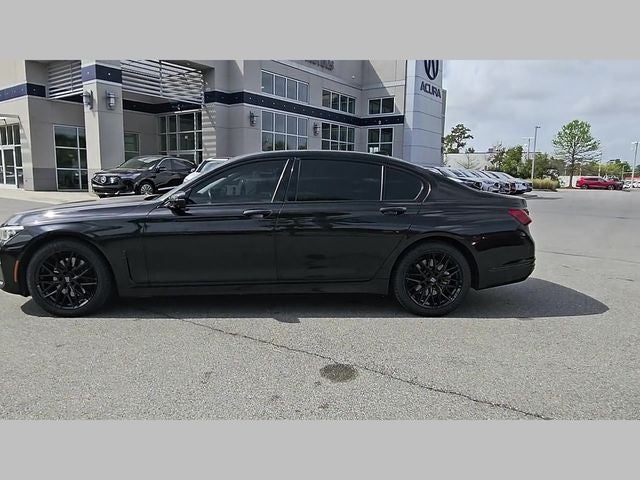 2022 BMW 7 Series 740i